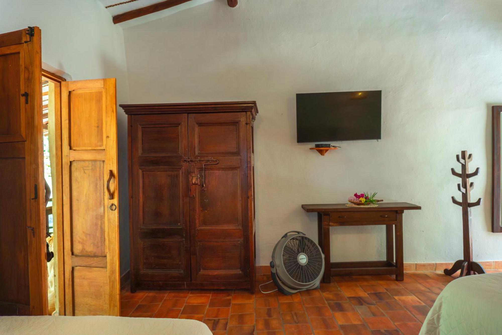 Hotel Hacienda Macedonia Баричара Экстерьер фото