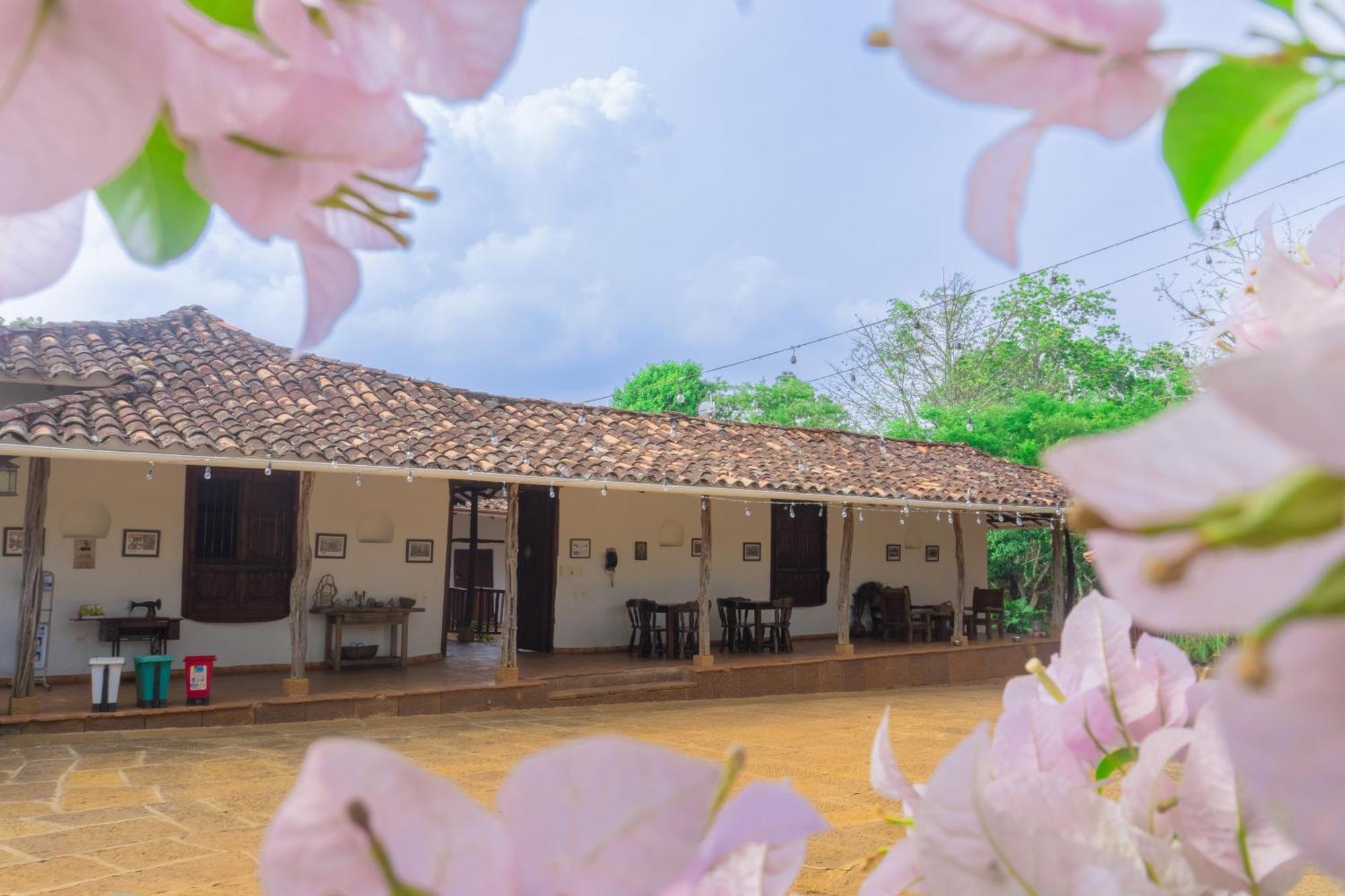 Hotel Hacienda Macedonia Баричара Экстерьер фото